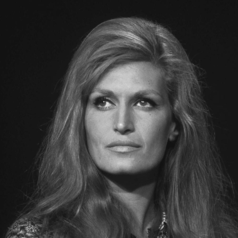 أشهر زيجات نجوم زمن الفن الجميل