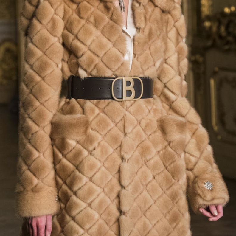 موديلات احزمة جلد داكنة اعلى الخصر من دار Braschi