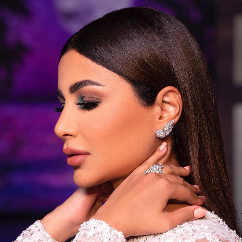 موديلات اقراط صغيرة مهيرة عبد العزيز من دار Piaget