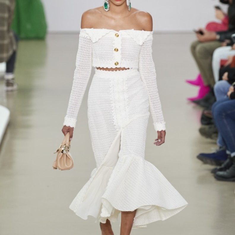 كان للدنيم حضور قويّ في الكثير من العروض مثل فالنتينو