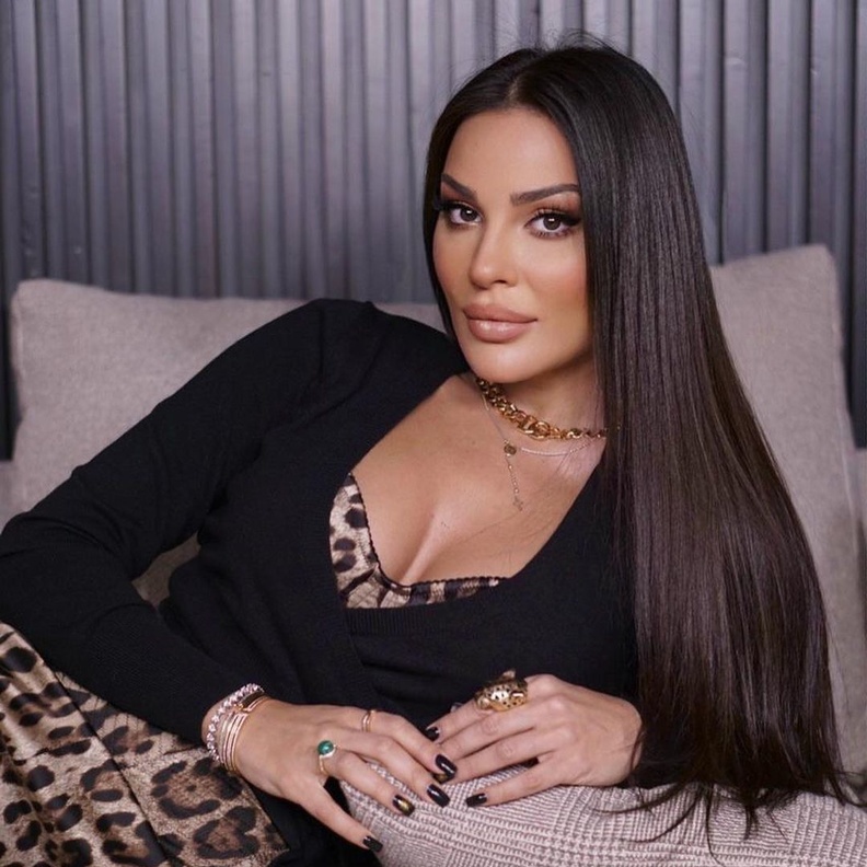 نقشة النمر كانت عنوان أحدث إطلالات نادين نجيم