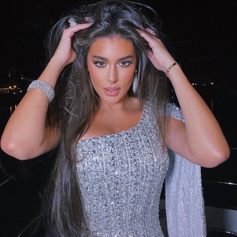 ياسمين صبري بتنسيقات مختلفة في أحدث إطلالاتها