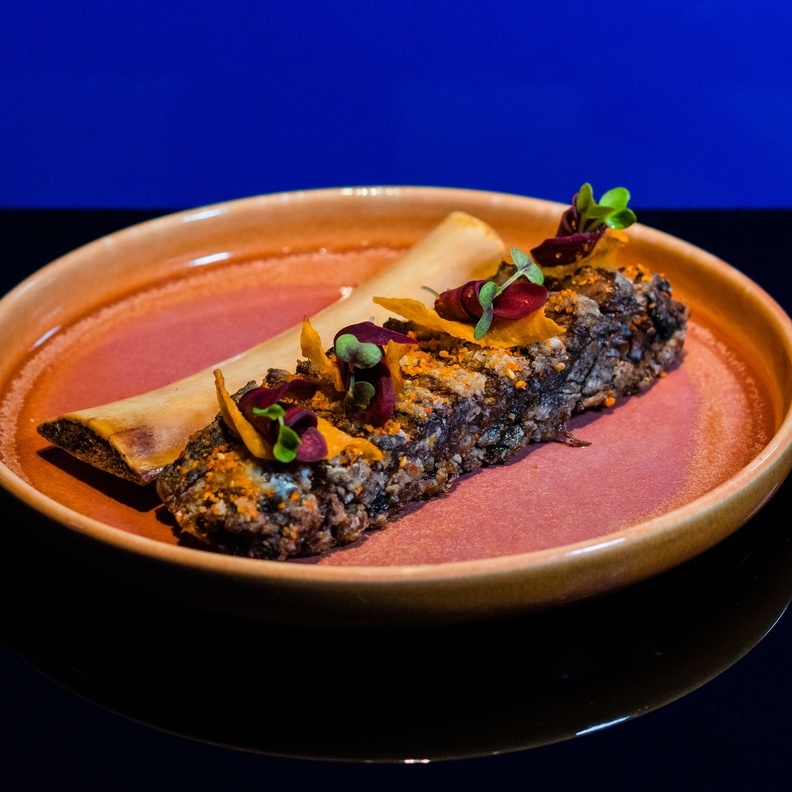 هاكاسان أبوظبي في قصر الإمارات يعيد افتتاح تراسه الشهير مع قائمة جديدة