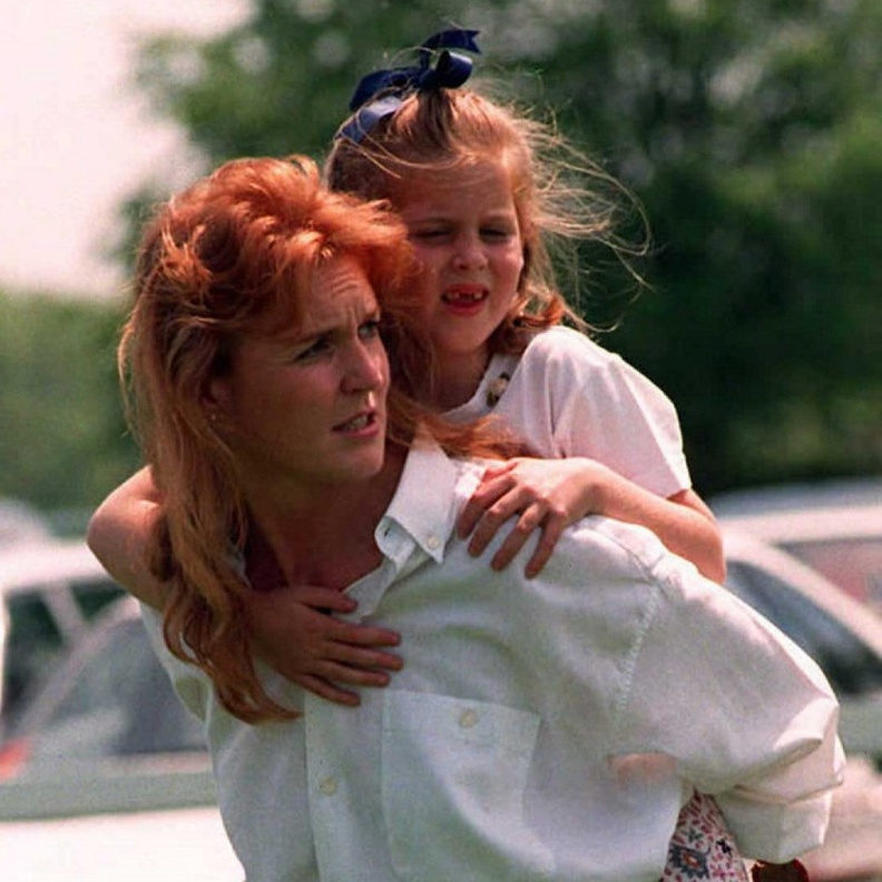 من هن أميرات العائلة المالكة البريطانية الحاملات لاسم إليزابيث تكريما لها؟