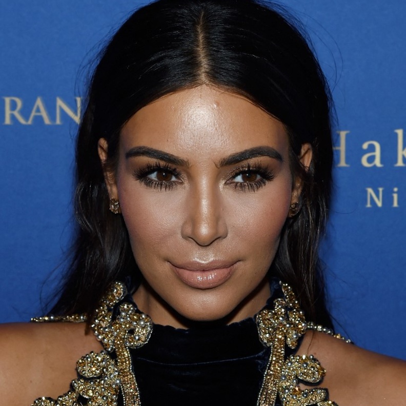 أفضل الإطلالات الجمالية لـ كيم كارداشيان بمناسبة عيد ميلادها