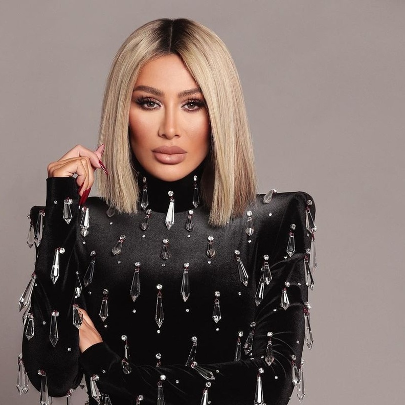 تسريحات شعر مميزة لذوات الوجه الطويل من وحي مايا دياب