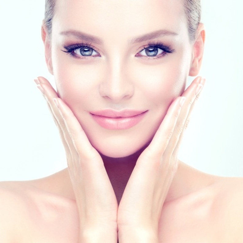 طريقة تحضير قناع الكركم والطين للحصول على بشرة متوهجة