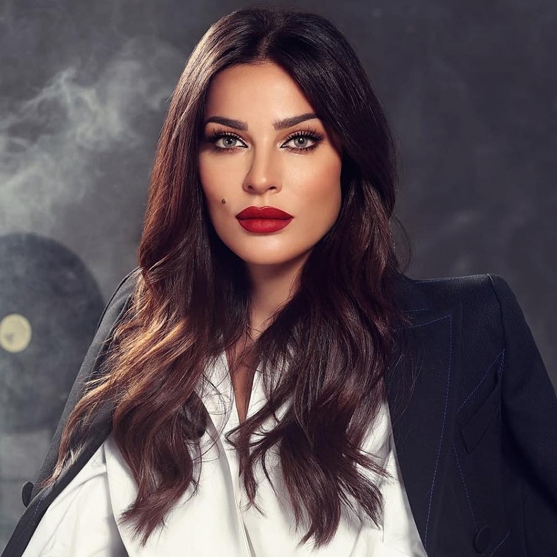 ألوان أحمر شفاه تناسب البشرة الحنطية من وحي نادين نجيم