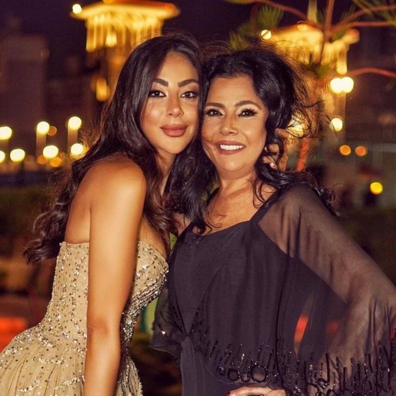 صباح الجزائري  وابنتها ترف التقي