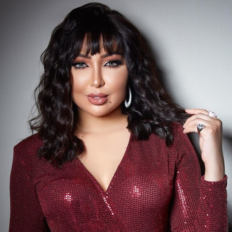 طريقة تطبيق مكياج ترابي ناعم من أحدث إطلالات دنيا بطمة