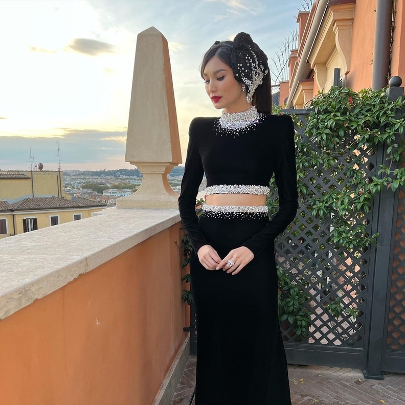 اطلالة من لويس فويتون