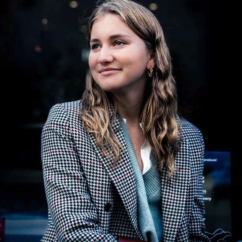 العائلة المالكة البلجيكية تنشر صورة جديدة للأميرة إليزابيث ولية العهد