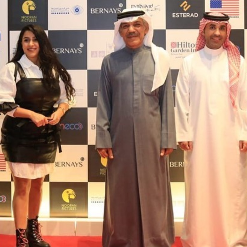 النجوم في افتتاح مهرجان البحرين