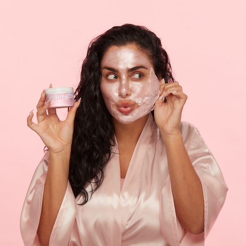  عبّري عن حبّك لنفسك مع مجموعة Rose Quartz من Huda Beauty