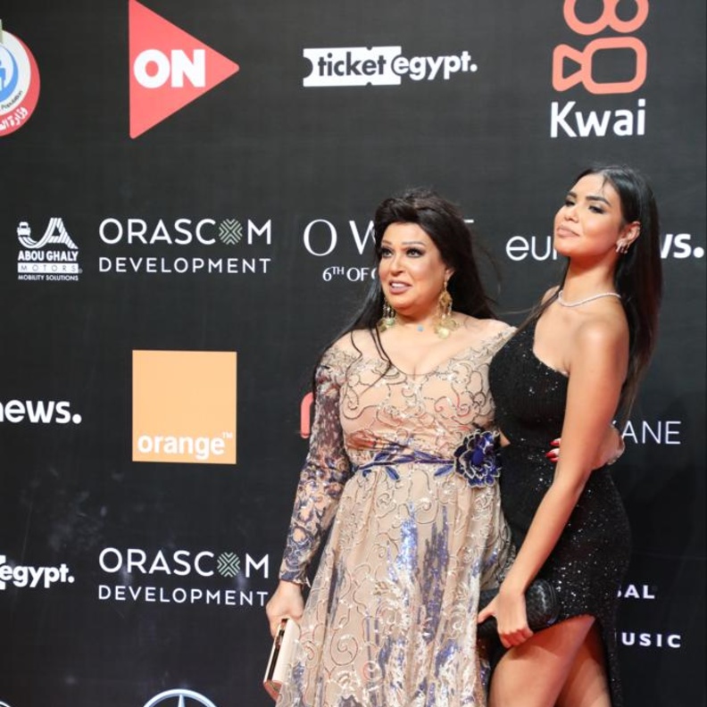 فيفي عبده وحفيدتها 