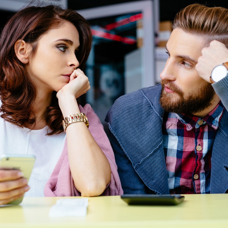 7 عادات سيئة تدمر الثقة بين الزوجين