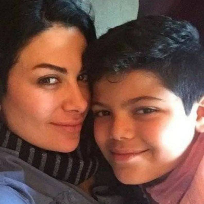 صبا مبارك وابنها عمار