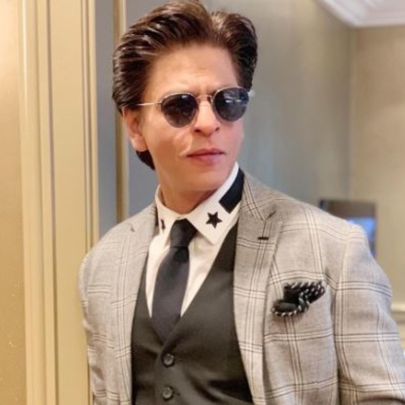 شاروخان يصل إلى سجن آرثر روود لزيارة ابنه آريان