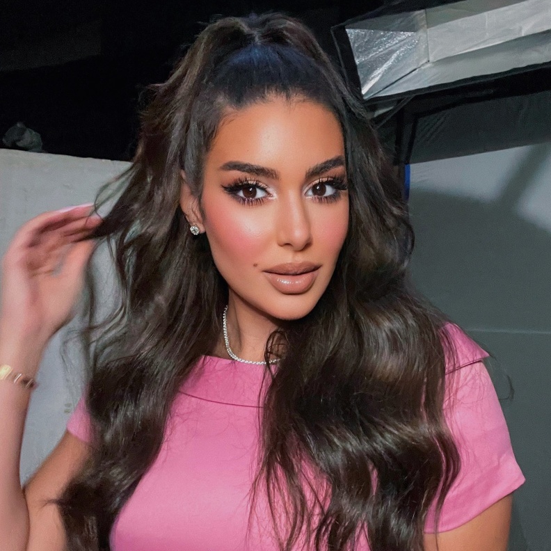 نجمات مصريات يتميزن بالشعر الطويل الداكن من الأجمل 