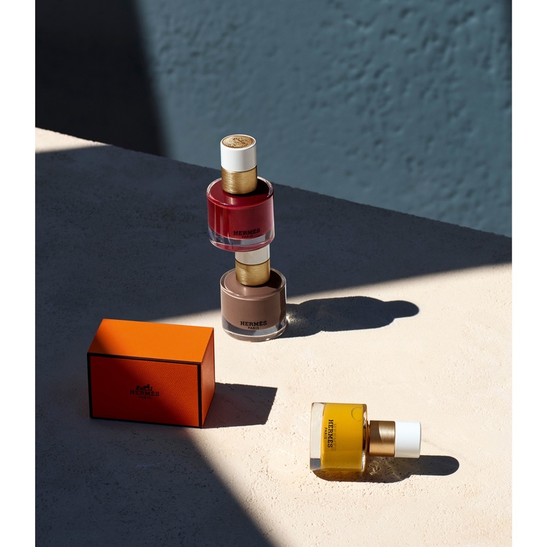 طرق اعتماد روتين العناية بجمال اليدين والأظافر مع مجموعة أيدي Hermès