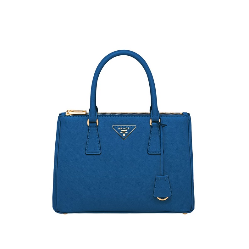 حقيبة Prada Galleria بطلة مُتألقة بذاتها في كل عصر