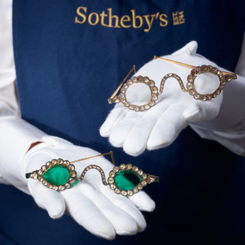 كنوز تاريخية رائعة في مزاد سوثبيز بأكثر من 4 ملايين دولار!