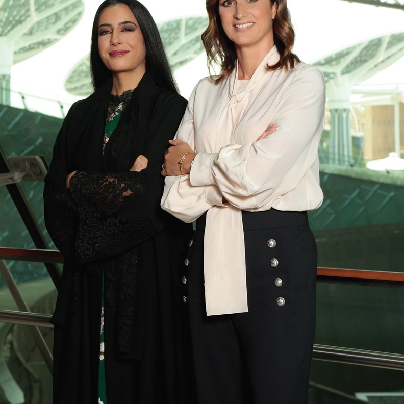 Sophie Doireau الرئيسة التنفيذية لـ"كارتييه” في منطقة الشرق الأوسط والهند وإفريقيا، وHind Alowais نائب رئيس أول المشاركات الدولية في إكسبو 2020