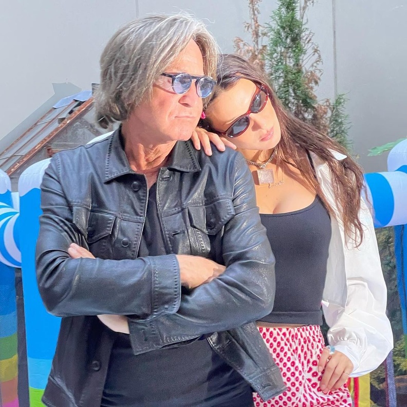 أسرة بيلا حديد تحتفل بعيد ميلادها