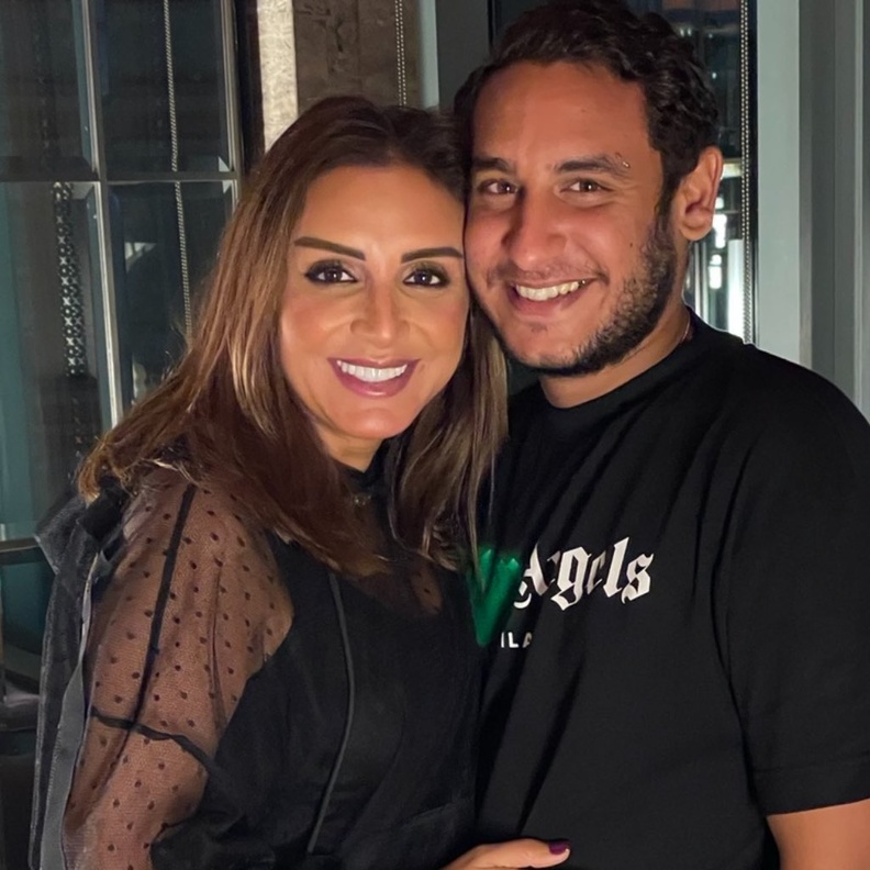 انغام وابنها 