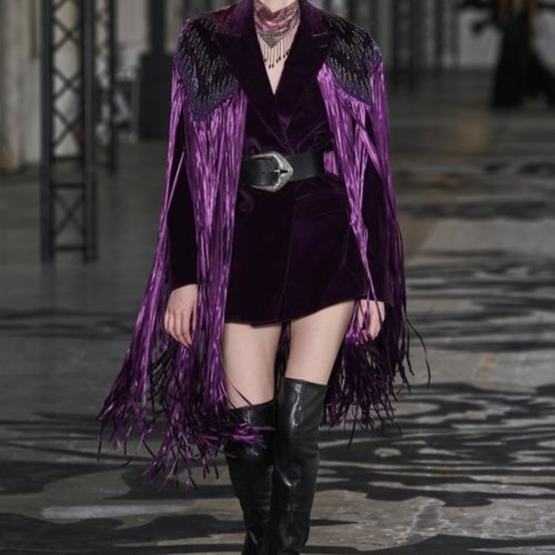 اطلالة من إيلي صعب