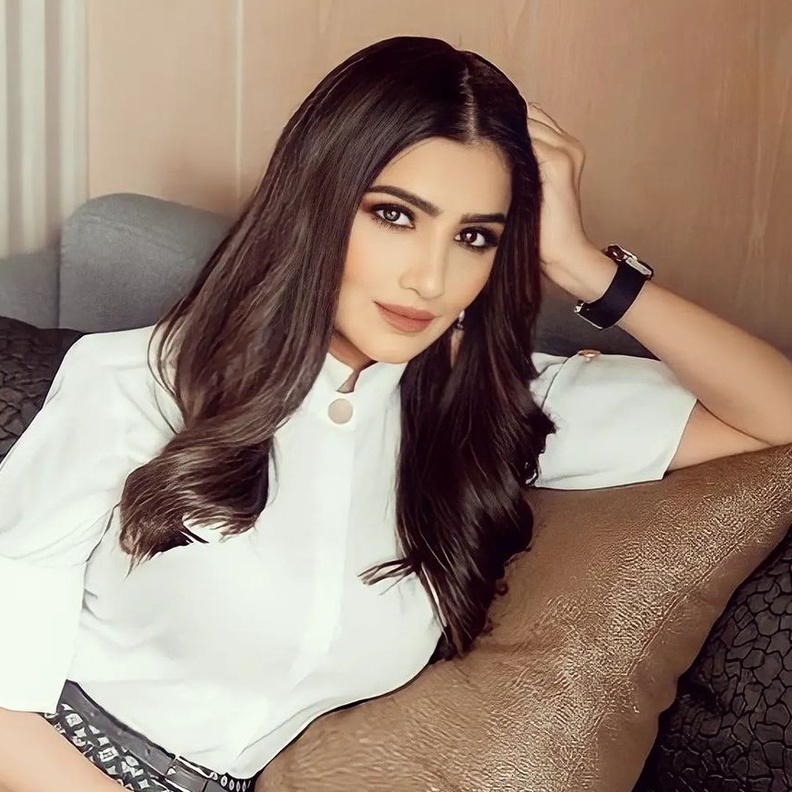 مي عمر- صورة من حسابها على انستقرلم