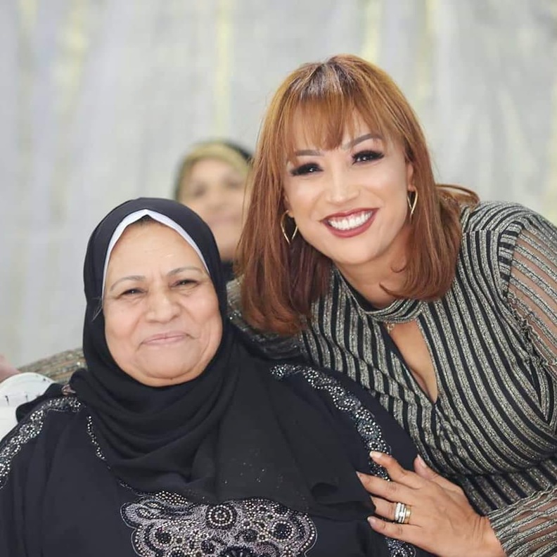صفاء جلال ووالدتها