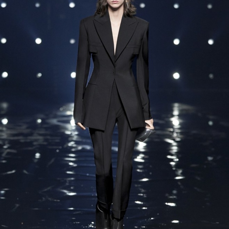 بدلة رسمية سوداء من جيفينشي 