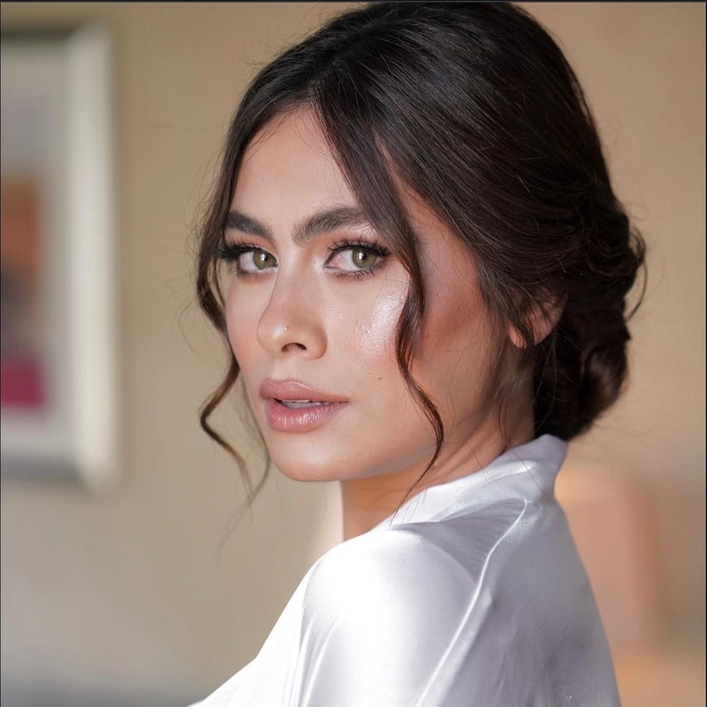 اطلالات جمالية ناعمة للشابات من وحي هاجر أحمد