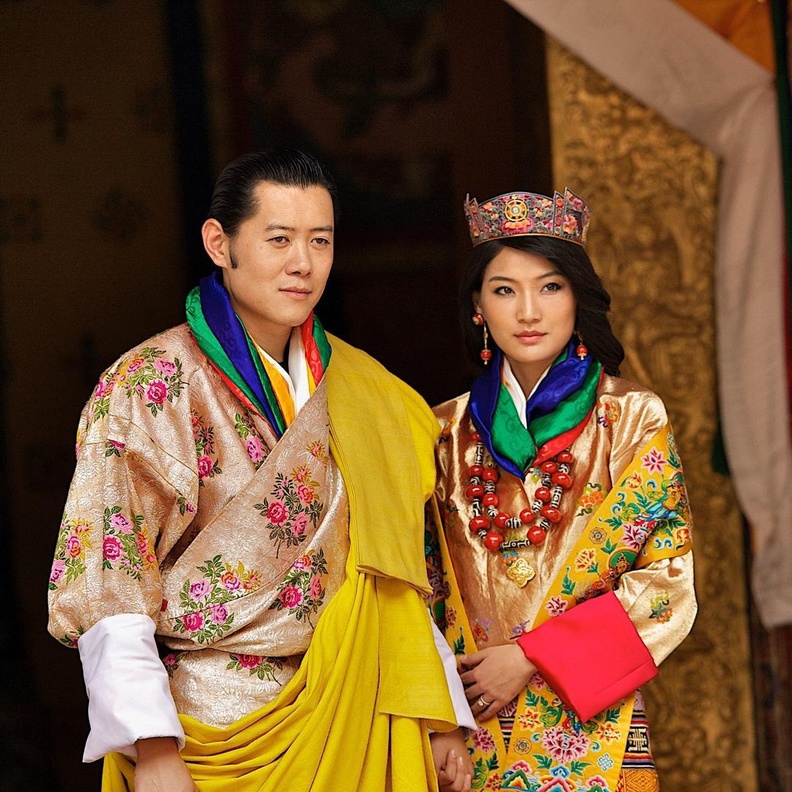 ملك وملكة بوتان يحتفلان بذكرى زواجهما