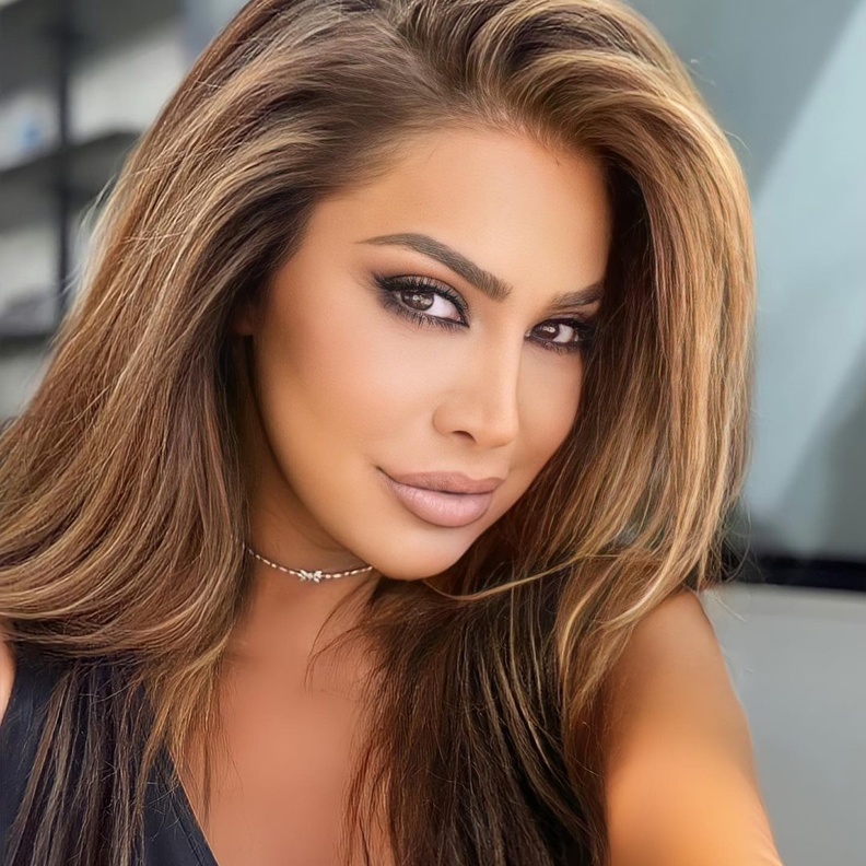 أجمل الوان الشعر الهاي لايت مع البني بأسلوب نوال الزغبي