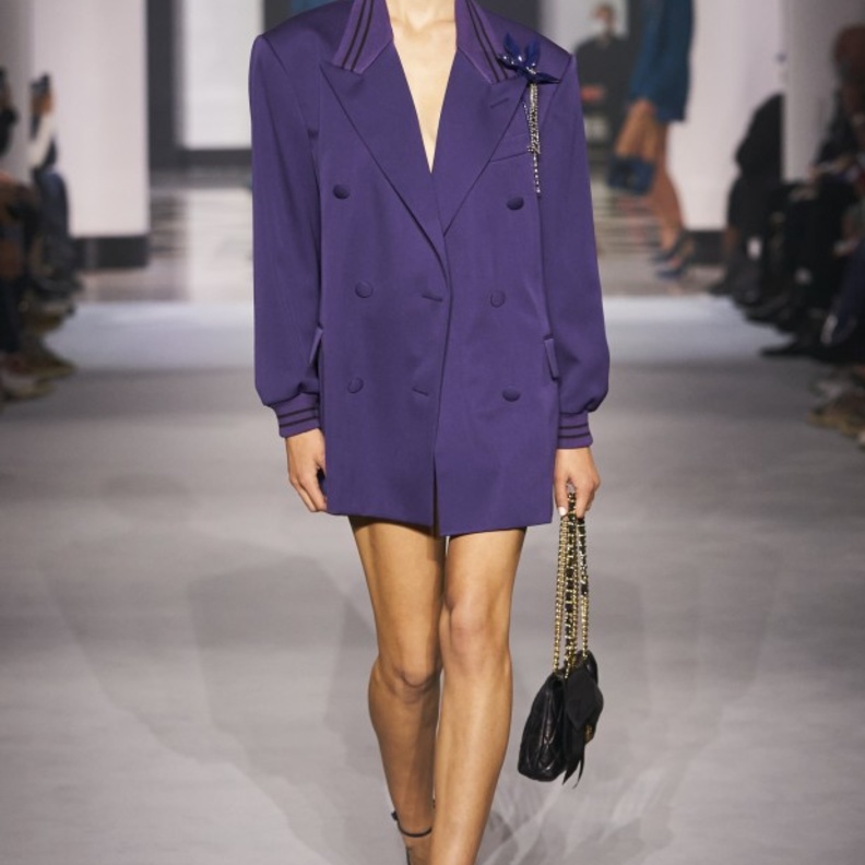 أبرز صيحات الموضة من أسبوع الموضة في باريس لموسم ربيع وصيف 2022