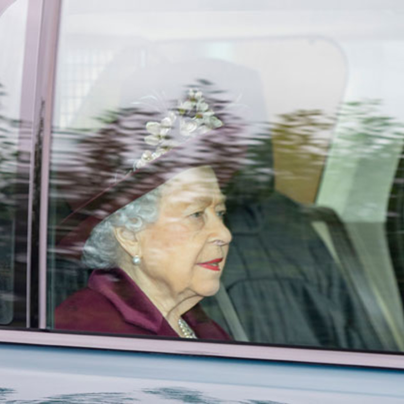 ملكة بريطانيا تحضر أول قداس عام مع أفراد الجمهور للمرة الأولى منذ 18 شهر