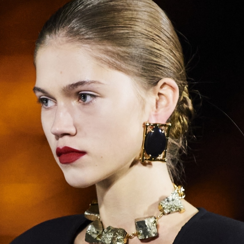 احمر شفاه قوي من دار Saint Laurent