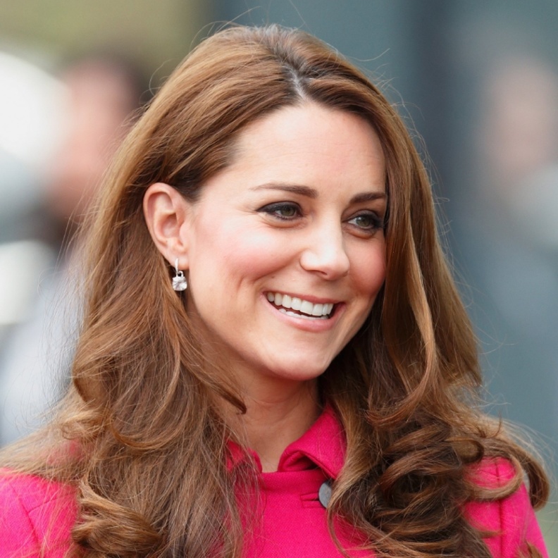 أجمل تسريحات شعر ويفي من الأسفل بأسلوب الدوقة كيت ميدلتون