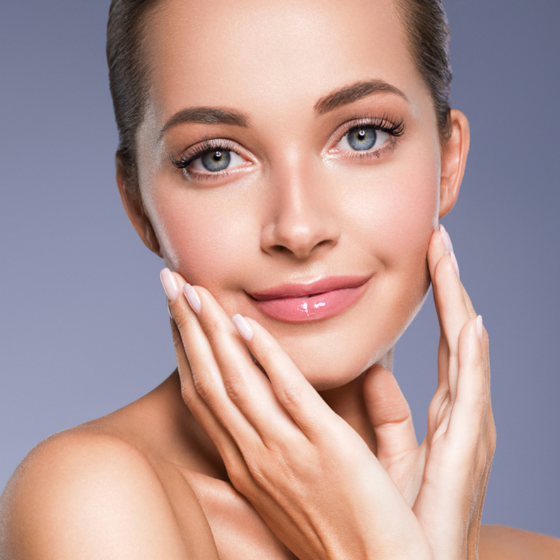 نصائح جمالية لبشرة مشرقة أثناء العلاج الكيميائي لدعم مريضات سرطان الثدي