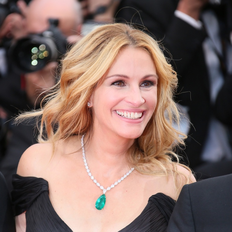 أفضل الإطلالات الجمالية لـ جوليا روبرتس بمناسبة عيد ميلادها