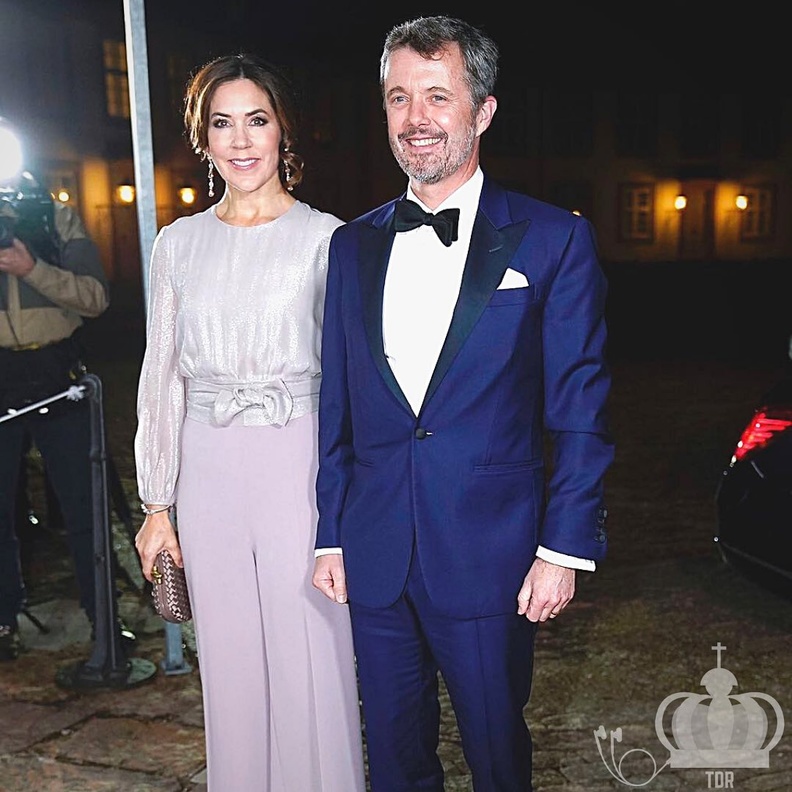 الملكة مارغريت تستضيف حفلة موسيقية وعشاء في قلعة فريدنسبورج