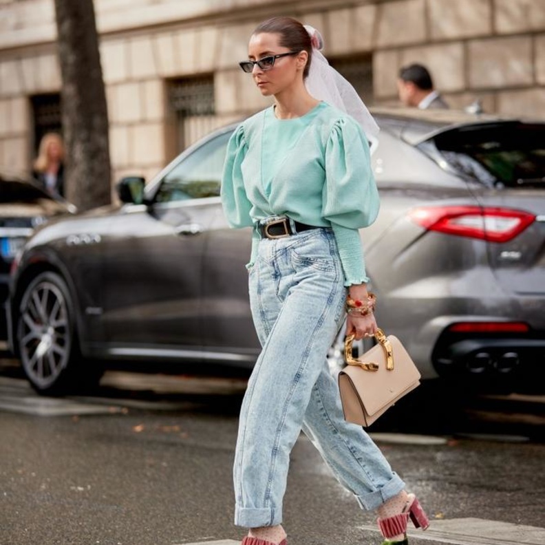 أفكار مميّزة لتنسيق الجينز بأسلوب أنيق لموسم الرياض