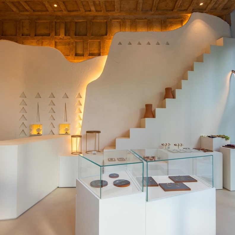 بالصور: شاهدوا التصميم المميز لـ "قرمز البوليفارد" بهويته التاريخية اللافتة