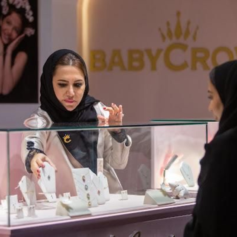 معرض المجوهرات الفريدة يتلألأ بأكثر من 80 نوعًا من إكسسوارات الأطفال