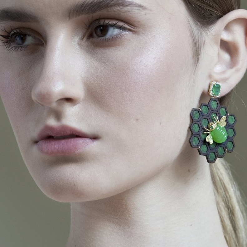 تألقي في سهرات الخريف بأجمل أقراط الكوكتيل