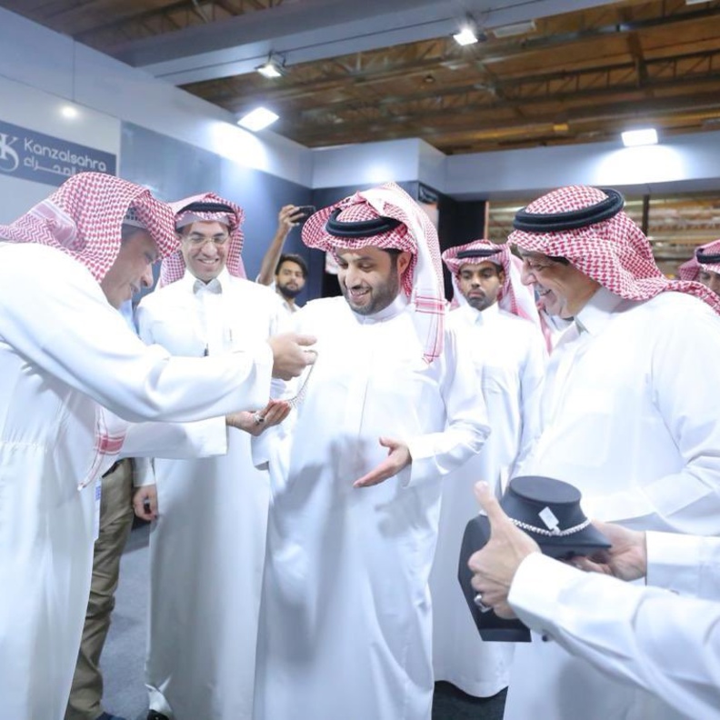 تركي آل الشيخ: مبيعات معرض المجوهرات في موسم الرياض تجاوزت 200 مليون ريال!