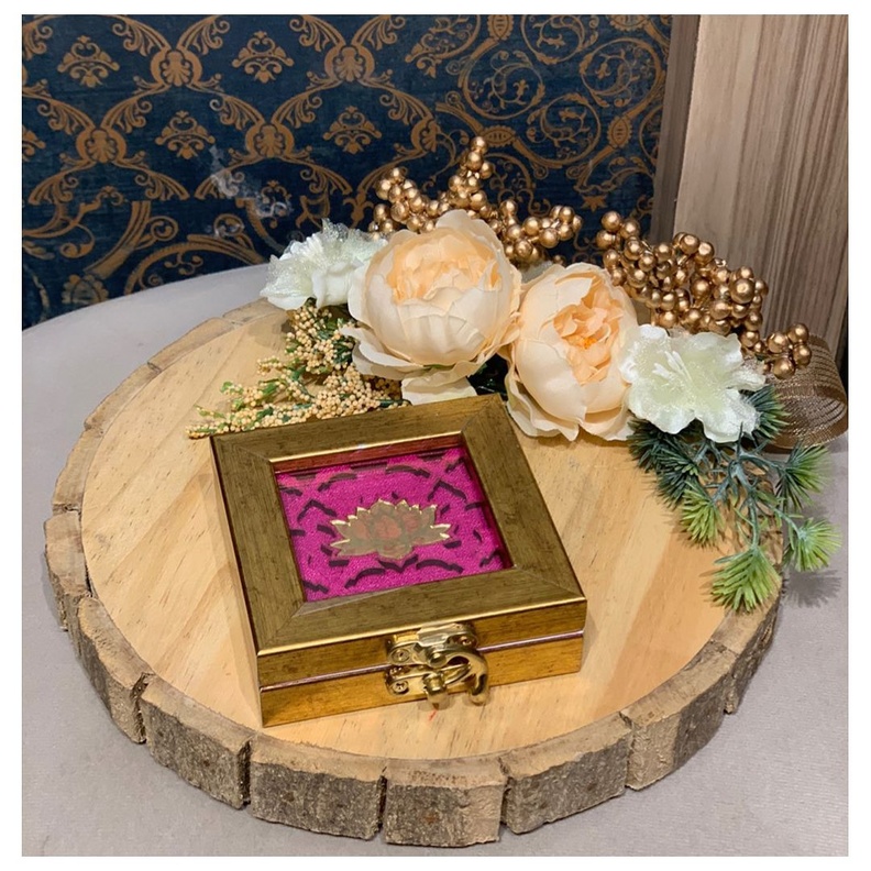 تعرفوا على أهم البطاقات والمطبوعات الورقية لحفلات الزفاف