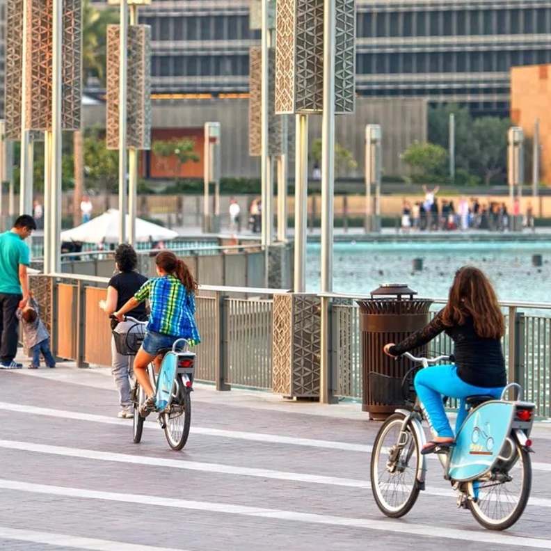 حديقة برج بارك.. وجهة مثالية للاستجمام في قلب دبي الساحرة - المصدر زوروا دبي